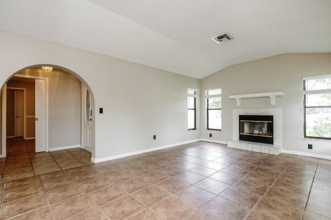 Villa ou maison à louer à Oviedo, Floride: 3 chambres, 164.72 m2 № 2391615 - photo 4