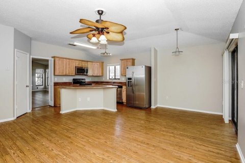 Villa ou maison à louer à Oviedo, Floride: 3 chambres, 164.72 m2 № 2391615 - photo 5