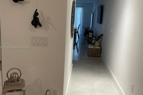 Купить кондоминиум в Дорал, Флорида 3 спальни, 157.93м2, № 1617544 - фото 2