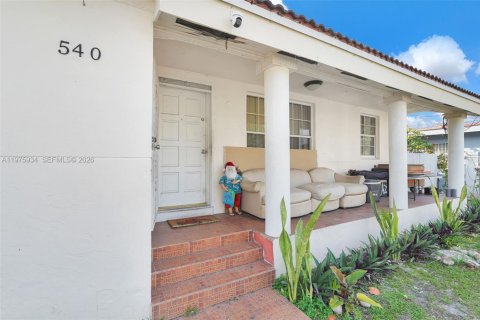 Commercial property in Miami, Florida 247.68 sq.m. № 2052903 - photo 2