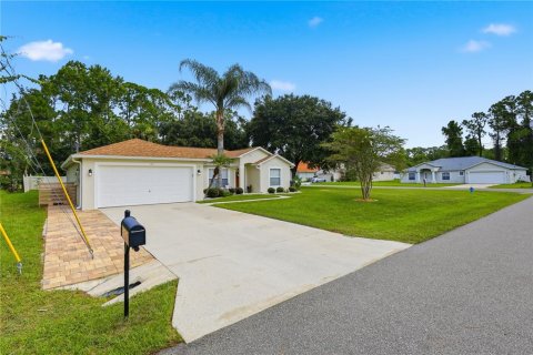 House in Palm Coast, Florida 3 bedrooms, 128.58 sq.m. № 2299860 - photo 2
