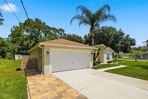 House in Palm Coast, Florida 3 bedrooms, 128.58 sq.m. № 2299860 - photo 3