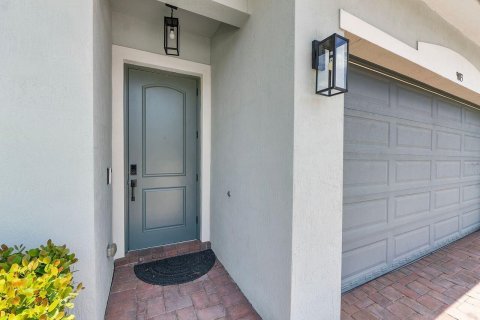 House in Coral Springs, Florida 4 bedrooms, 205.31 sq.m. № 2087157 - photo 6