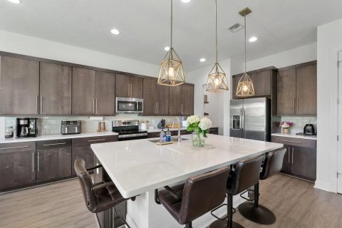 House in Coral Springs, Florida 4 bedrooms, 205.31 sq.m. № 2087157 - photo 15
