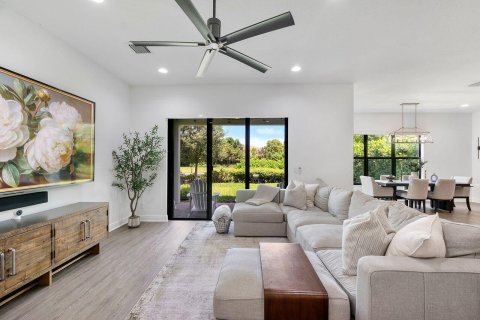 House in Coral Springs, Florida 4 bedrooms, 205.31 sq.m. № 2087157 - photo 7