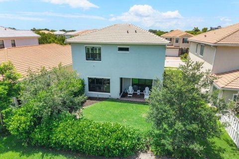 House in Coral Springs, Florida 4 bedrooms, 205.31 sq.m. № 2087157 - photo 3