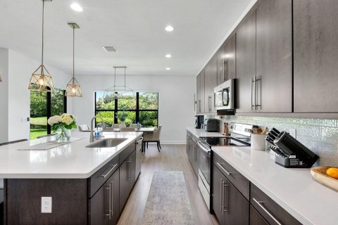 House in Coral Springs, Florida 4 bedrooms, 205.31 sq.m. № 2087157 - photo 19