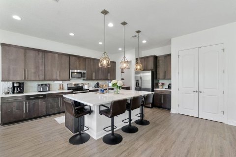 House in Coral Springs, Florida 4 bedrooms, 205.31 sq.m. № 2087157 - photo 14