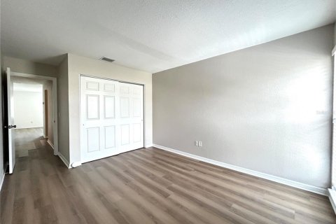 Condo in Tarpon Springs, Florida, 3 bedrooms № 2221183 - photo 18
