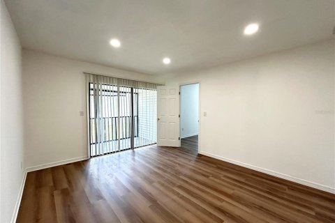 Condo in Tarpon Springs, Florida, 3 bedrooms № 2221183 - photo 10