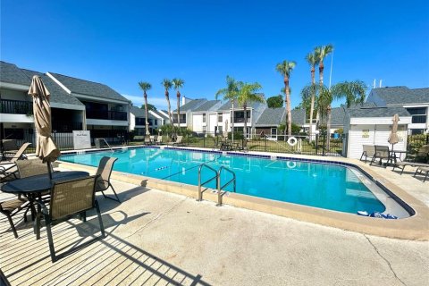 Condo in Tarpon Springs, Florida, 3 bedrooms № 2221183 - photo 23