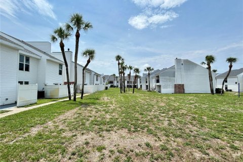 Condo in Tarpon Springs, Florida, 3 bedrooms № 2221183 - photo 20