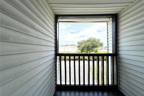 Condo in Tarpon Springs, Florida, 3 bedrooms № 2221183 - photo 16
