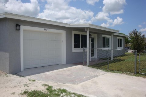 Casa en West Palm Beach, Florida 4 dormitorios, 127.65 m2 № 2087312