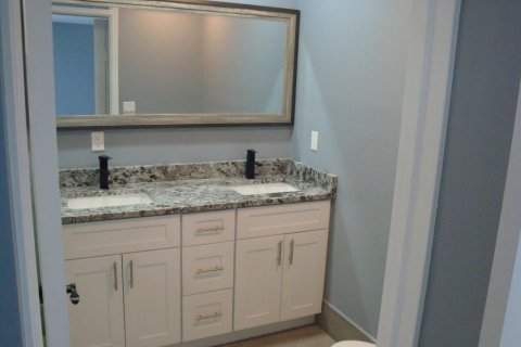 House in West Palm Beach, Florida 4 bedrooms, 127.65 sq.m. № 2087312 - photo 20