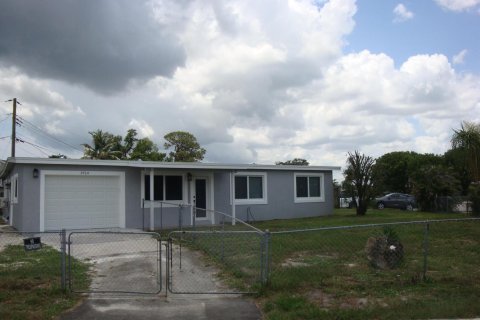House in West Palm Beach, Florida 4 bedrooms, 127.65 sq.m. № 2087312 - photo 3