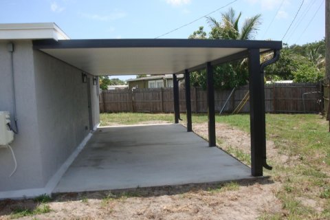 House in West Palm Beach, Florida 4 bedrooms, 127.65 sq.m. № 2087312 - photo 22