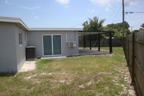 House in West Palm Beach, Florida 4 bedrooms, 127.65 sq.m. № 2087312 - photo 23