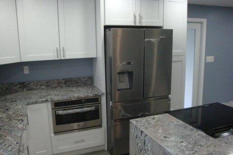 House in West Palm Beach, Florida 4 bedrooms, 127.65 sq.m. № 2087312 - photo 7