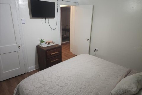 House in Tampa, Florida 3 bedrooms, 154.59 sq.m. № 1679989 - photo 24