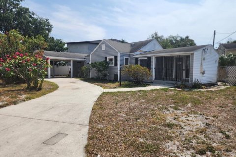 House in Tampa, Florida 3 bedrooms, 154.59 sq.m. № 1679989 - photo 1
