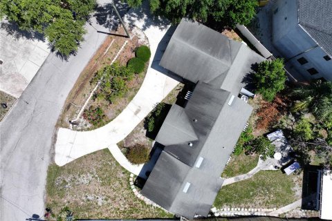 House in Tampa, Florida 3 bedrooms, 154.59 sq.m. № 1679989 - photo 7