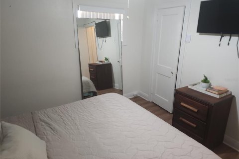 House in Tampa, Florida 3 bedrooms, 154.59 sq.m. № 1679989 - photo 23