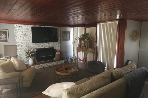 House in Tampa, Florida 3 bedrooms, 154.59 sq.m. № 1679989 - photo 15