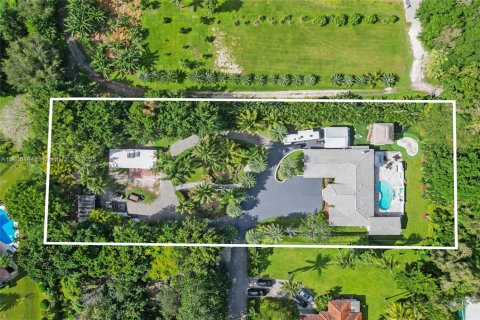 Villa ou maison à vendre à Davie, Floride: 4 chambres, 383.5 m2 № 1958381 - photo 1