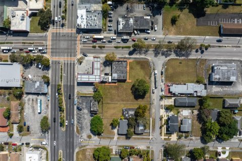 Immobilier commercial à vendre à Miami, Floride № 2081274 - photo 4