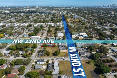 Immobilier commercial à vendre à Miami, Floride № 2081274 - photo 2