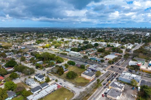 Immobilier commercial à vendre à Miami, Floride № 2081274 - photo 26