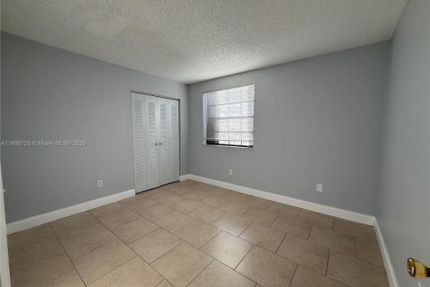 Снять в аренду квартиру в Хомстед, Флорида 2 спальни, 89.19м2, № 1957241 - фото 12