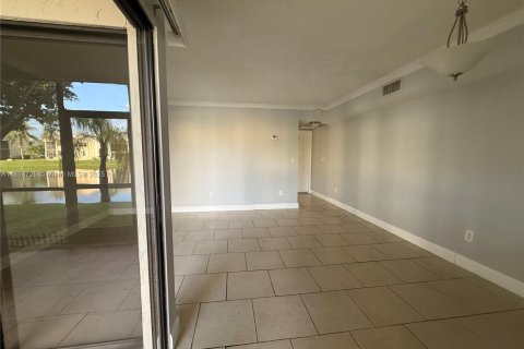 Снять в аренду квартиру в Хомстед, Флорида 2 спальни, 89.19м2, № 1957241 - фото 6