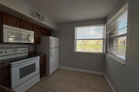 Снять в аренду квартиру в Хомстед, Флорида 2 спальни, 89.19м2, № 1957241 - фото 4