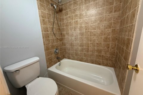 Снять в аренду квартиру в Хомстед, Флорида 2 спальни, 89.19м2, № 1957241 - фото 14