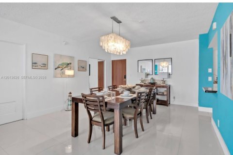 Condominio en venta en Hollywood, Florida, 2 dormitorios, 125.05 m2 № 2075892 - foto 8