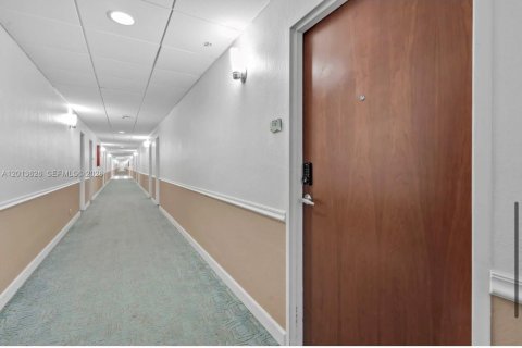 Condominio en venta en Hollywood, Florida, 2 dormitorios, 125.05 m2 № 2075892 - foto 24