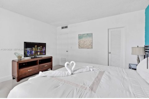 Condominio en venta en Hollywood, Florida, 2 dormitorios, 125.05 m2 № 2075892 - foto 12