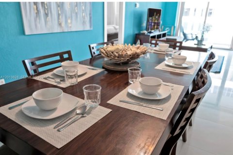 Condominio en venta en Hollywood, Florida, 2 dormitorios, 125.05 m2 № 2075892 - foto 23