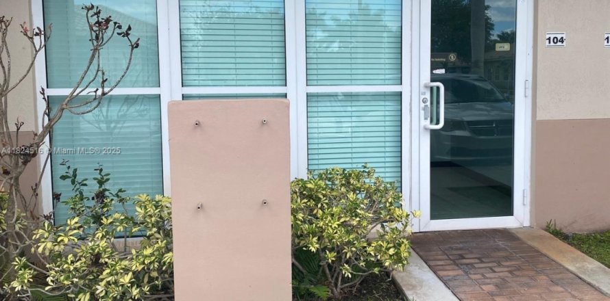 Immobilier commercial à Davie, Floride № 1792566