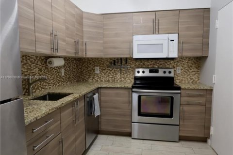 Copropriété à louer à Hallandale Beach, Floride: 1 chambre, 80.82 m2 № 1983391 - photo 10