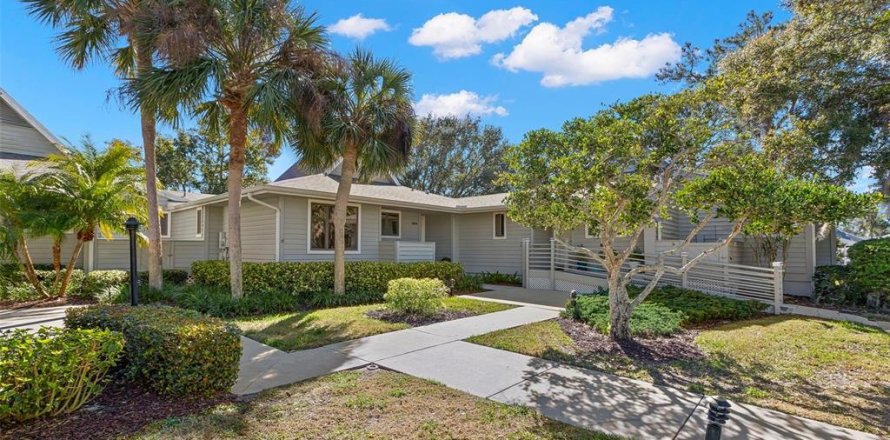 Villa ou maison à Tarpon Springs, Floride 3 chambres, 136.1 m2 № 2232160