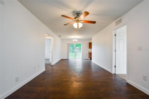 Casa en alquiler en Umatilla, Florida, 3 dormitorios, 103.96 m2 № 1851250 - foto 3