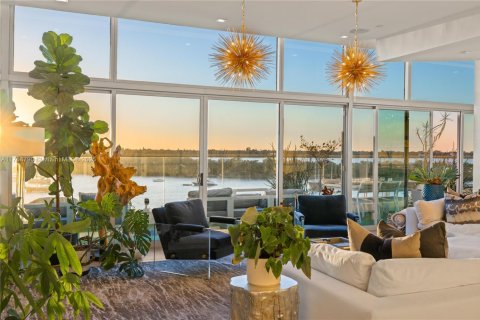 Condo in North Bay Village, Florida, 4 bedrooms  № 1712256 - photo 23