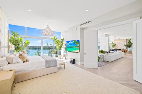 Condo in North Bay Village, Florida, 4 bedrooms  № 1712256 - photo 26