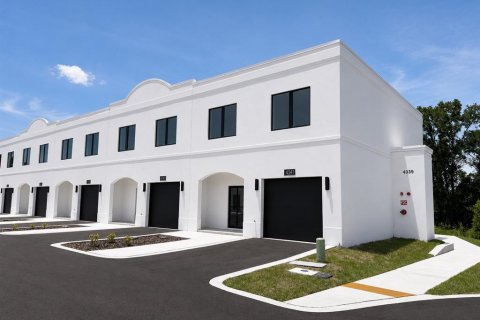 Townhouse in Tampa, Florida 3 bedrooms, 178.19 sq.m. № 2198019 - photo 3