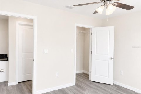 Townhouse in Tampa, Florida 3 bedrooms, 178.19 sq.m. № 2198019 - photo 15