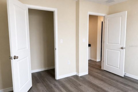 Townhouse in Tampa, Florida 3 bedrooms, 178.19 sq.m. № 2198019 - photo 23