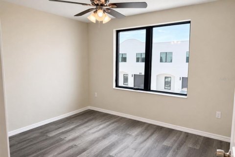 Townhouse in Tampa, Florida 3 bedrooms, 178.19 sq.m. № 2198019 - photo 24